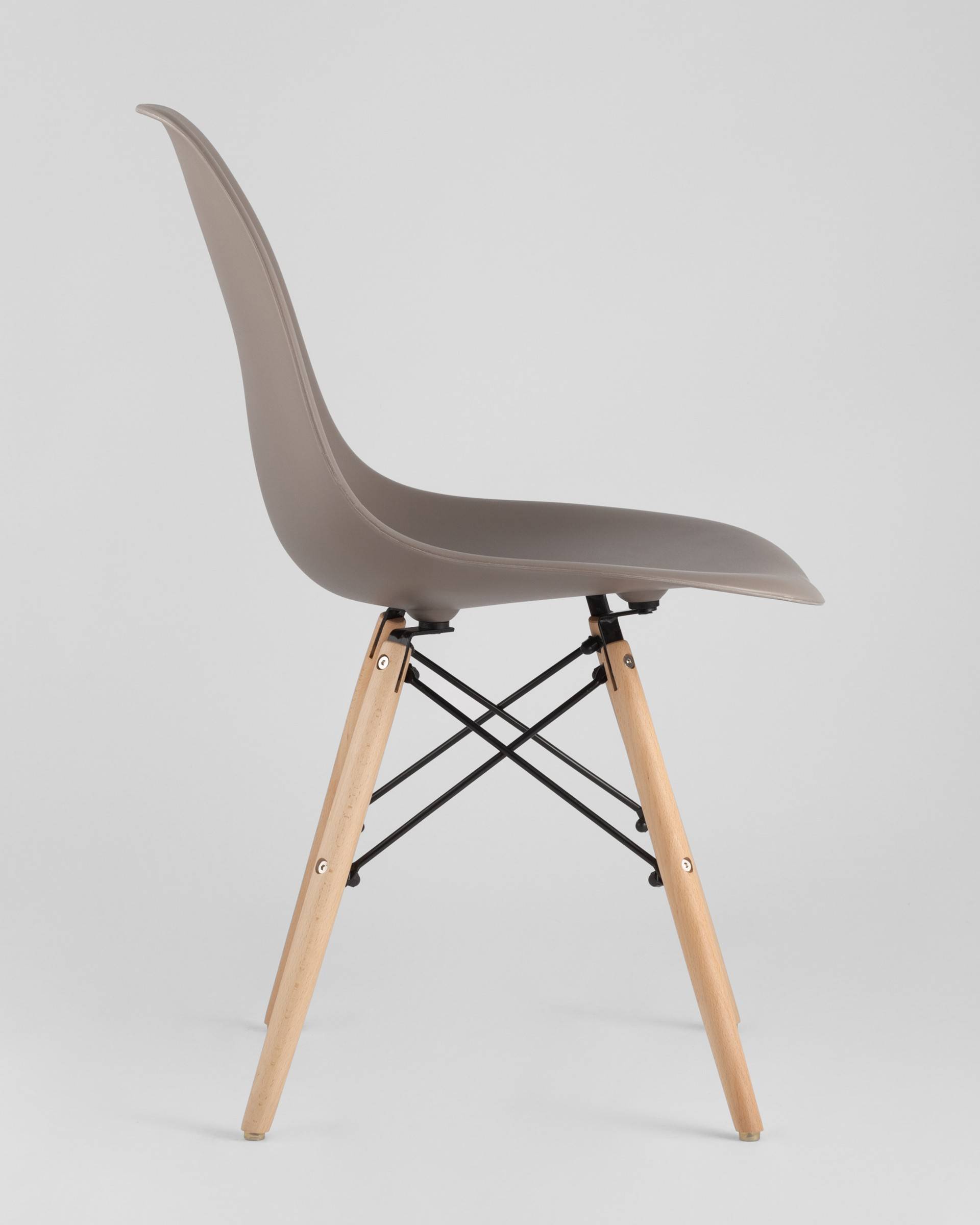 Стул Eames DSW темно-серый из Италии