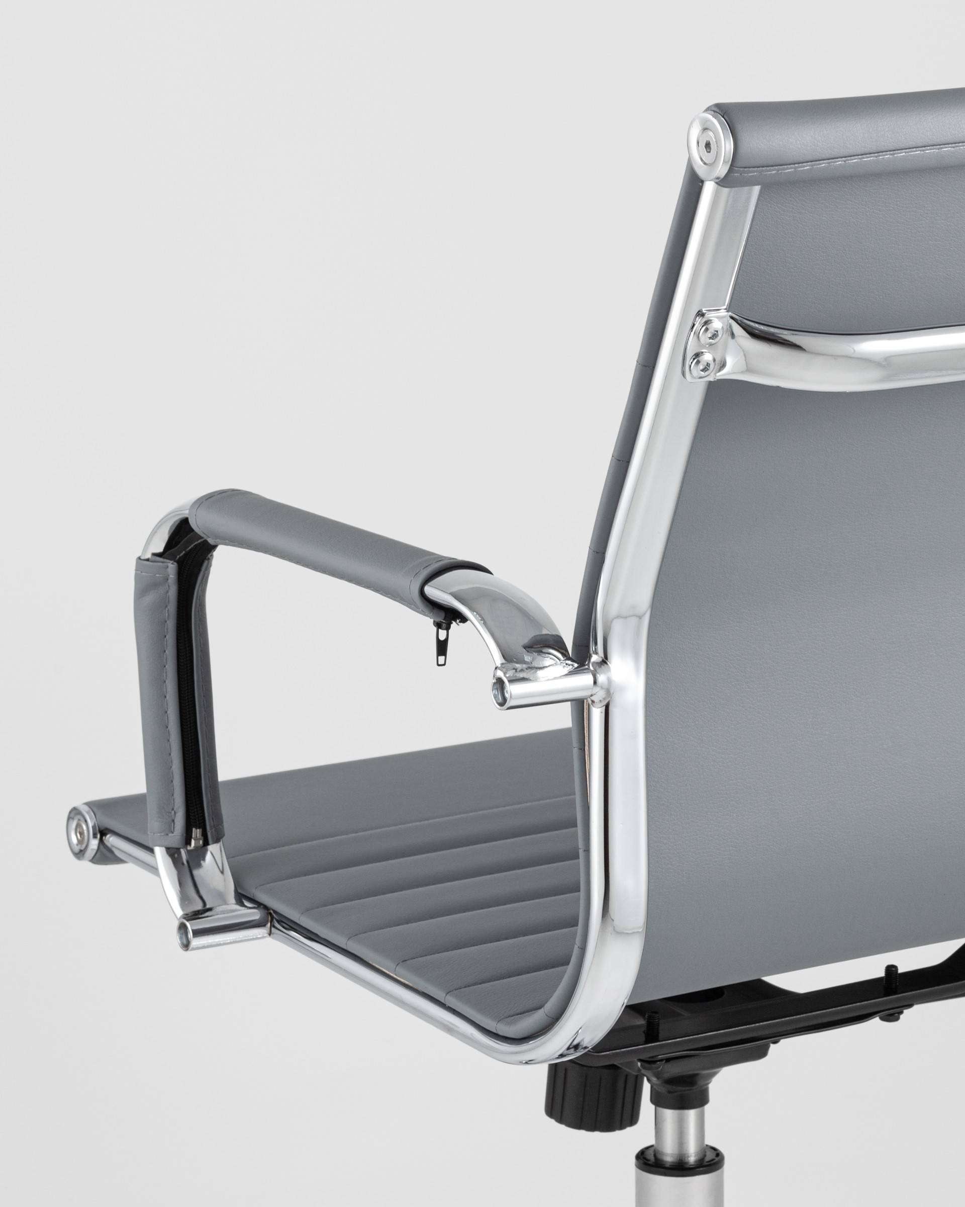 Кресло офисное TopChairs City S серое из Италии