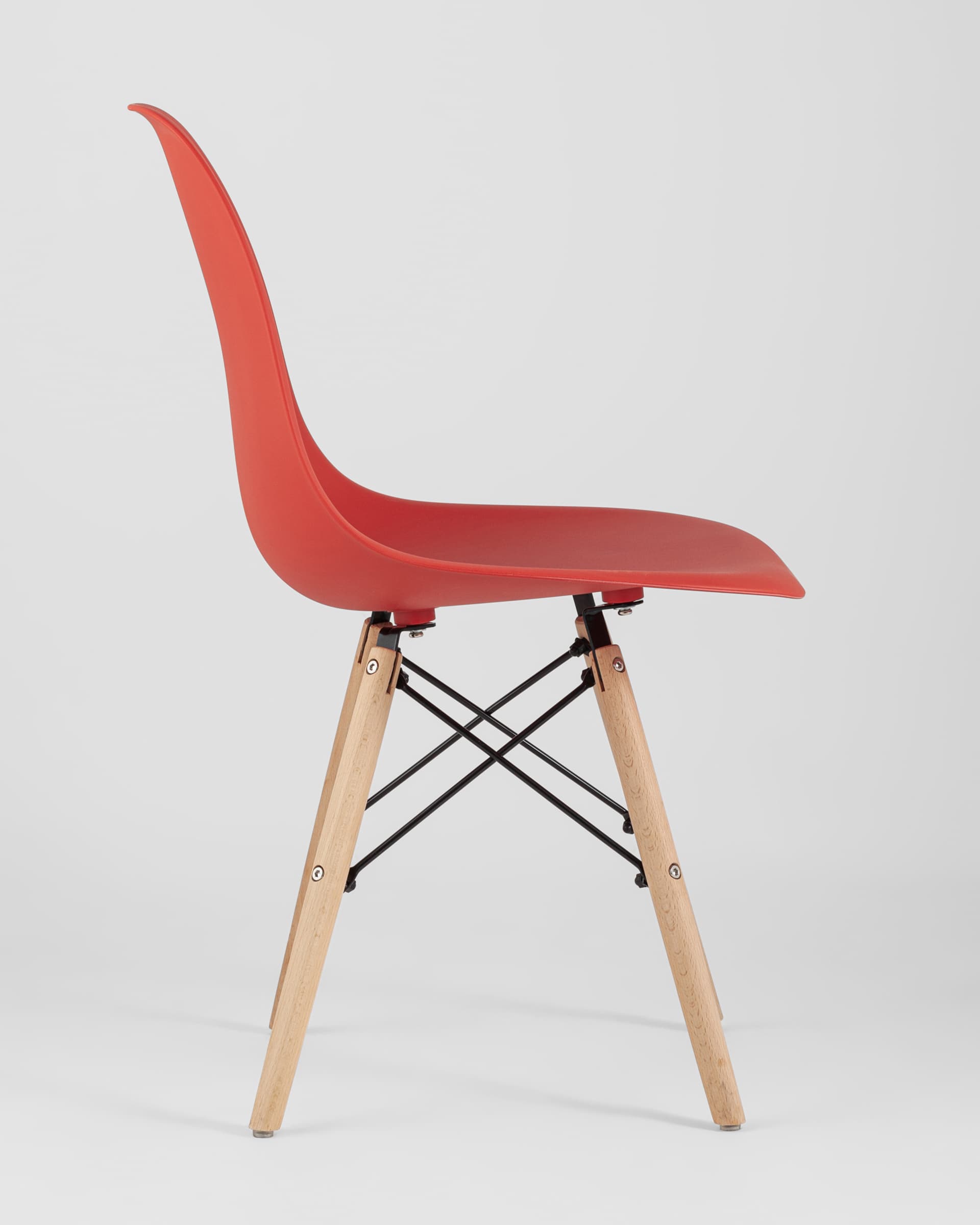 Стул Eames Style DSW красный (разборный каркас) из Италии