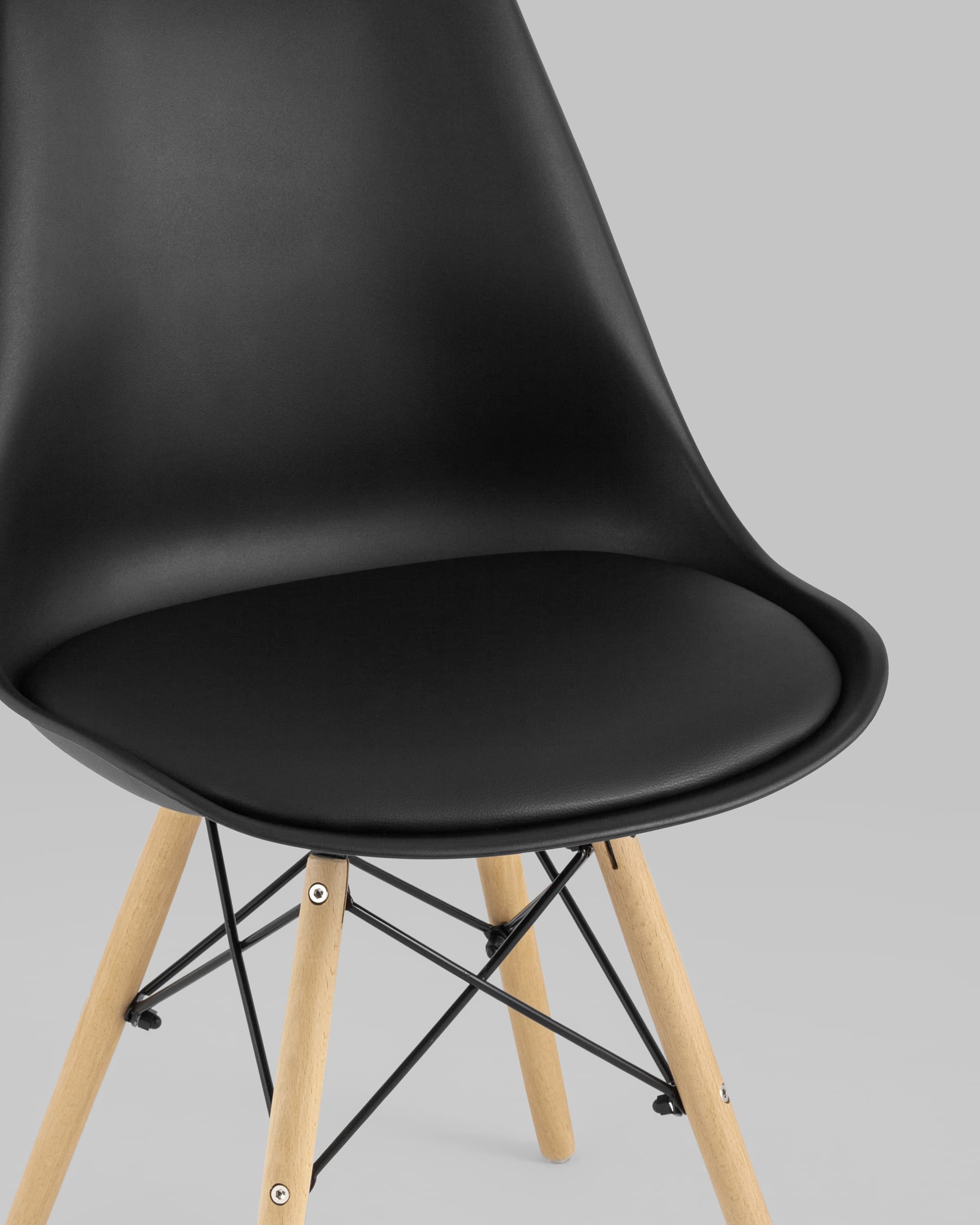 Стул Eames Soft черный из Италии