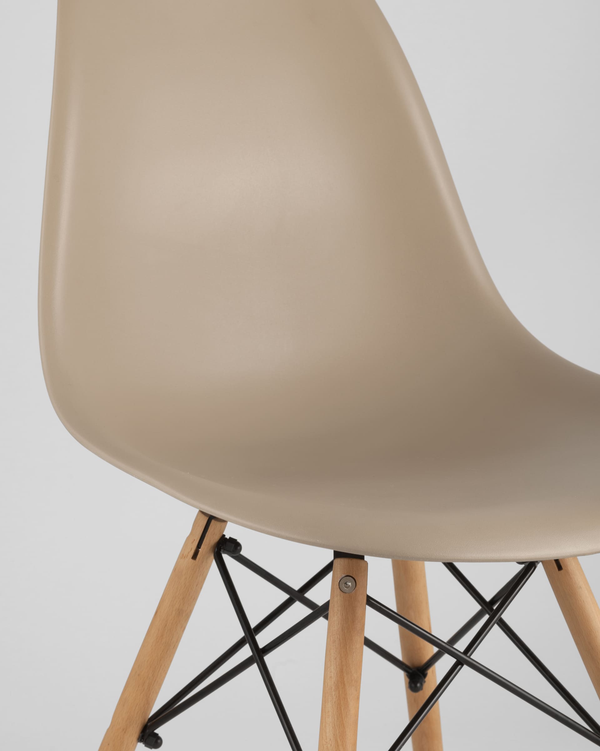 Стул Eames DSW бежевый x4 из Италии