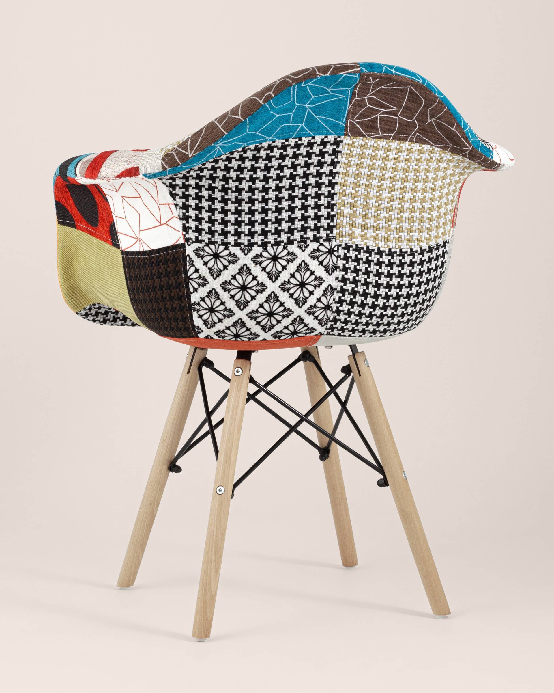 Кресло Eames DSW пэчворк из Италии