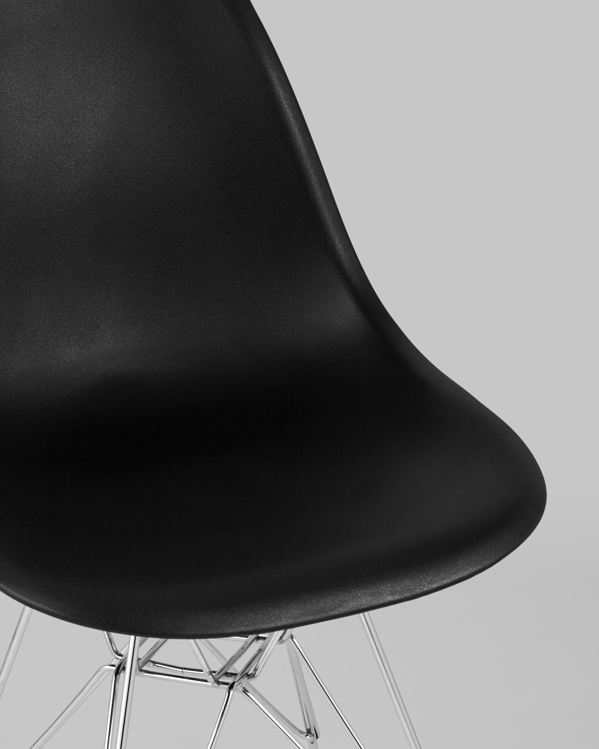 Стул Eames DSR черный из Италии