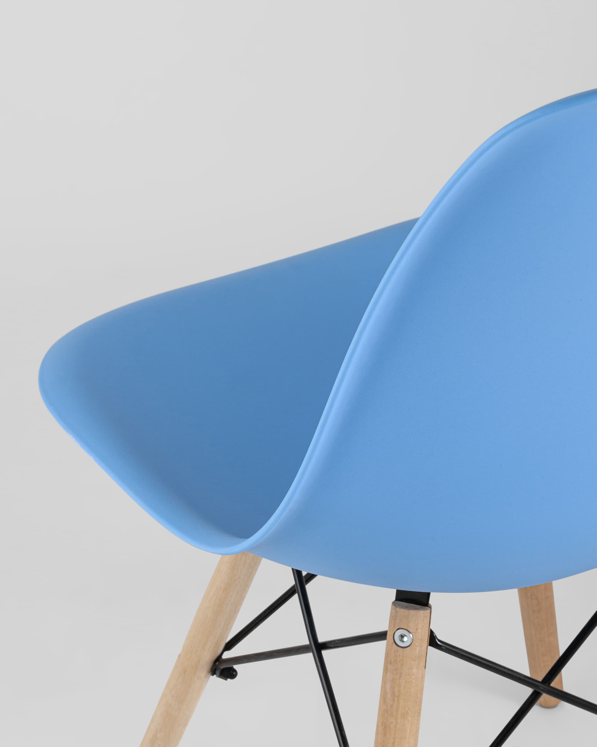 Стул Eames Style DSW голубой (разборный каркас) из Италии