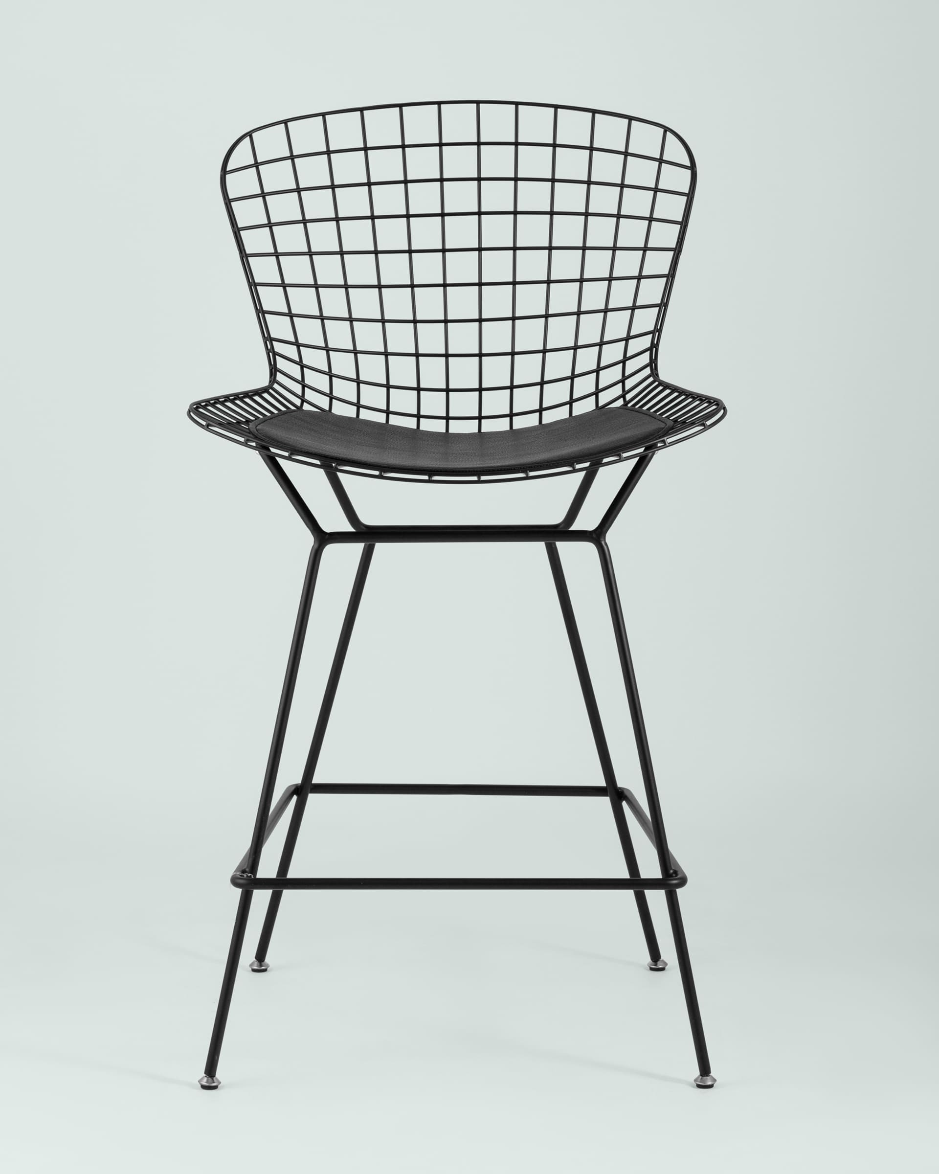 Стул полубарный с низкой спинкой Bertoia черный с черной подушкой из Италии