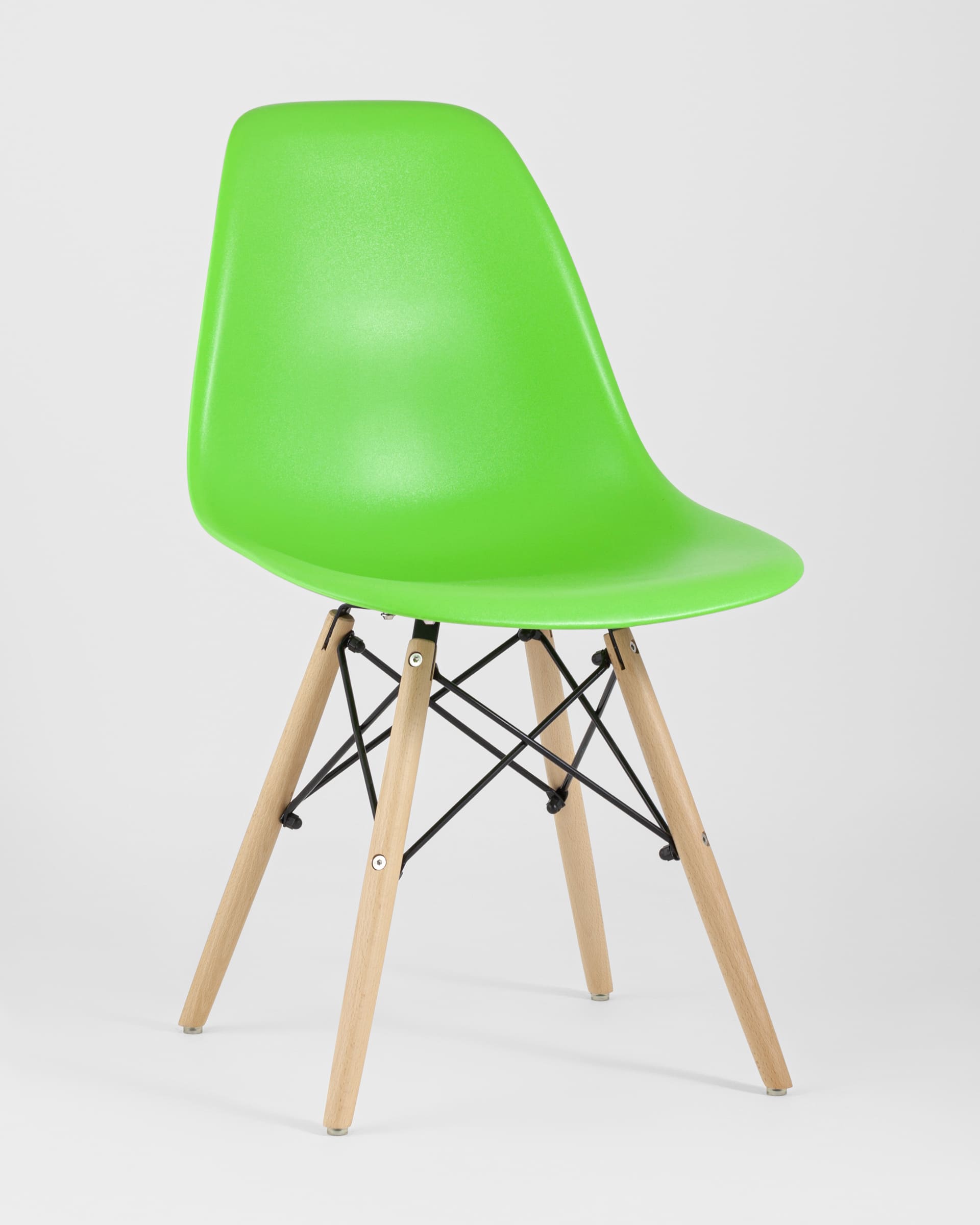 Стул Eames DSW светло-зеленый из Италии