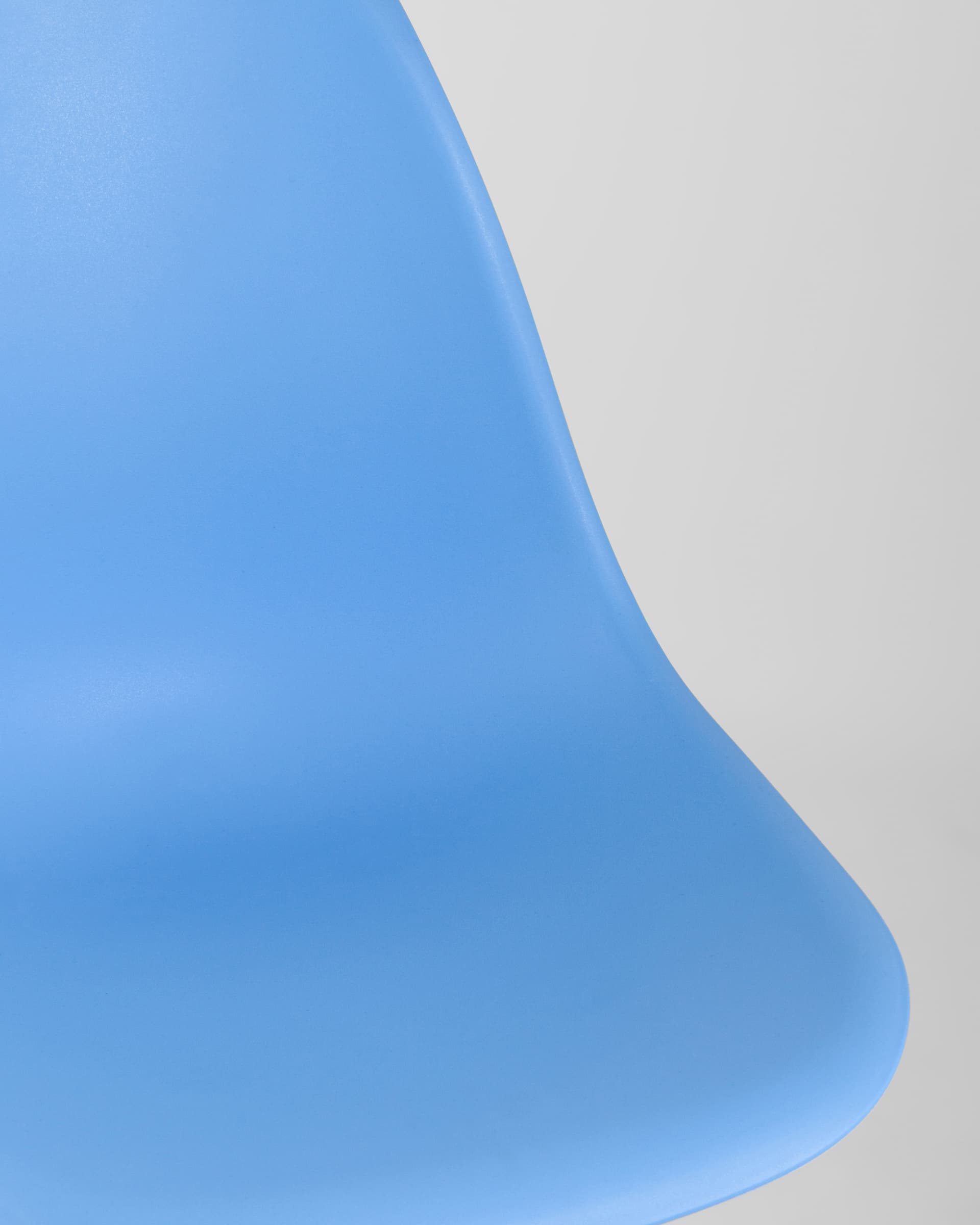Стул Eames Style DSW голубой (разборный каркас) из Италии